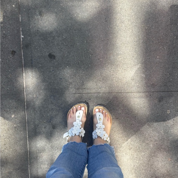 Birkenstock White Floral Sandals Size 9 - Picture 2 of 4